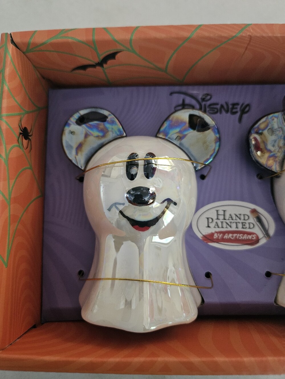 Disney Mickey/ Minnie Salt/Pepper Shakers - Picture 5 of 8